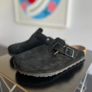 Birkenstock | Boston Soft Footbed (Black Suede Leather)